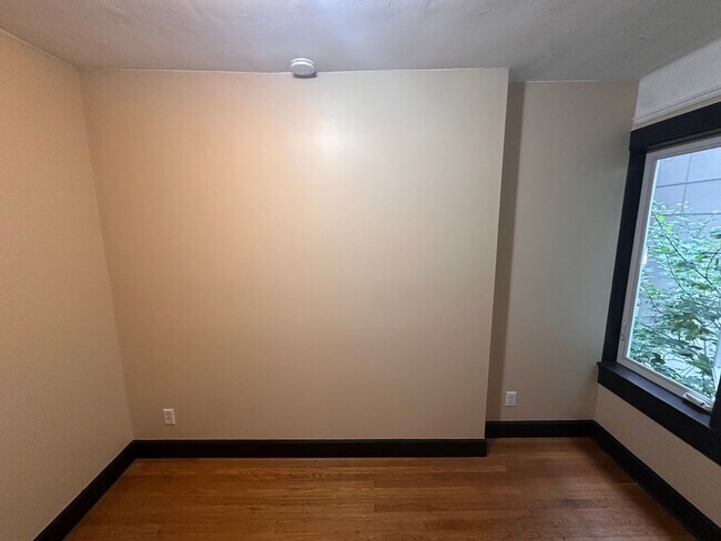 Building Photo - Bungay 22nd Ave Apartments - UW