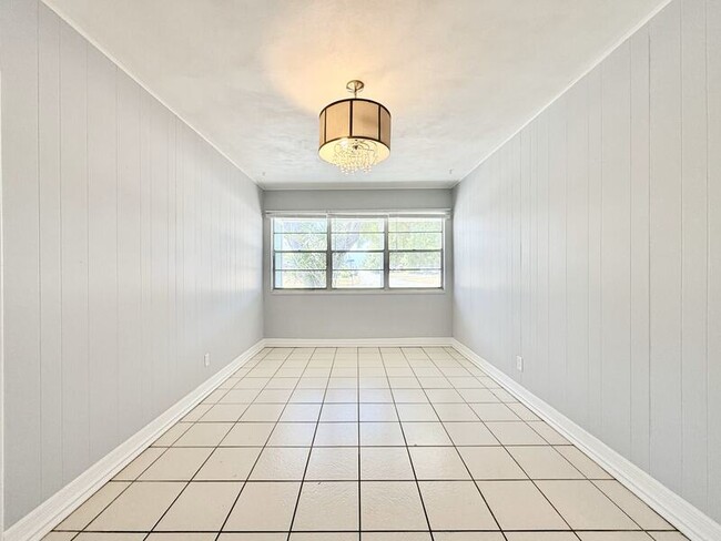 Building Photo - 1238 Bellevue Blvd