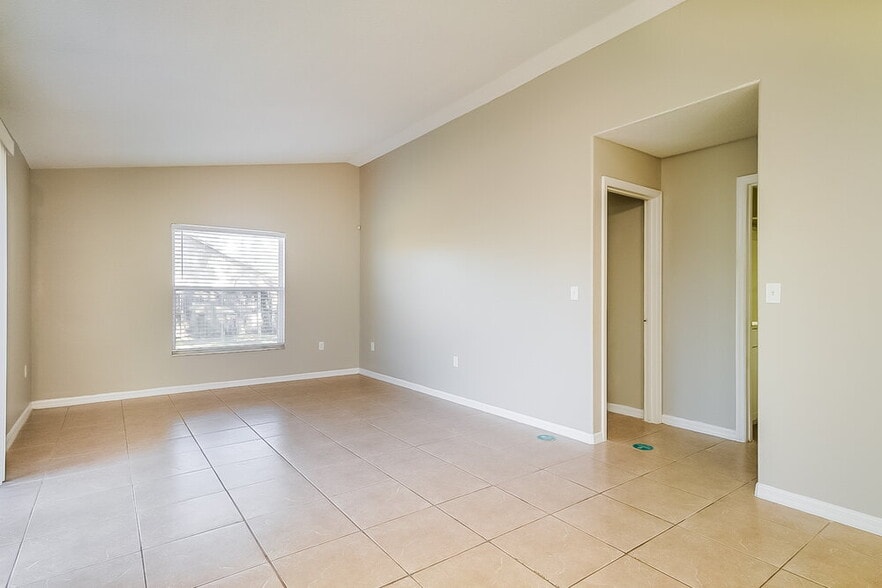 Building Photo - 307 Mormanno Way