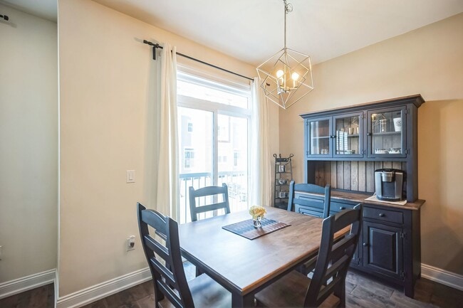 Building Photo - Gorgeous Conshohocken 3 Bedroom, 2.5 Bath END Unit Townhome With Amazing Views!