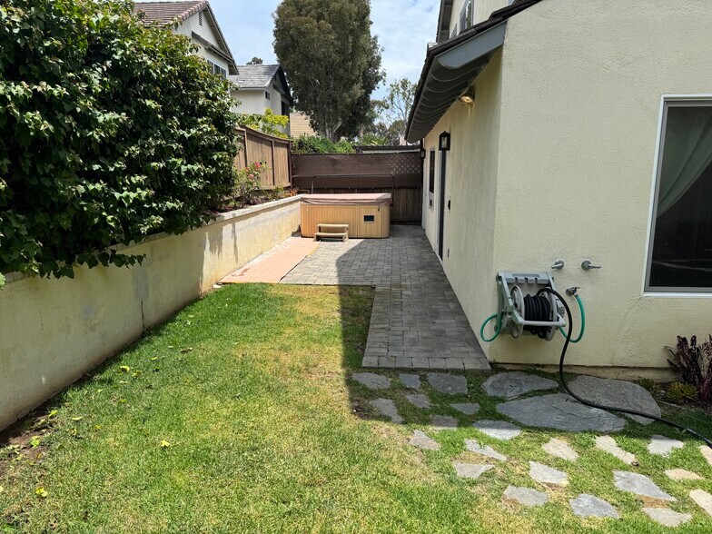 Building Photo - 1232 Saint Helene Ct