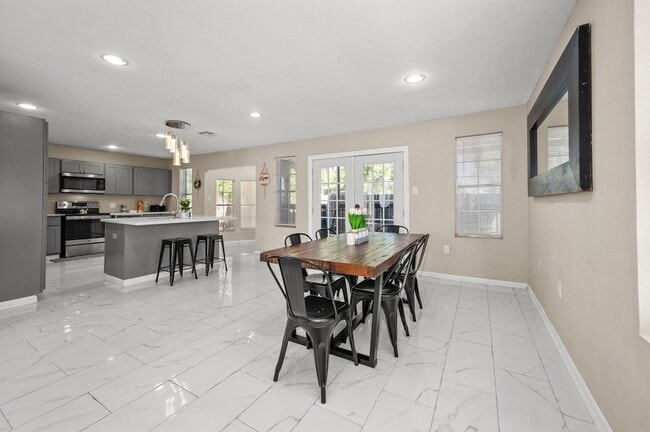 Building Photo - 2504 Ferguson Way