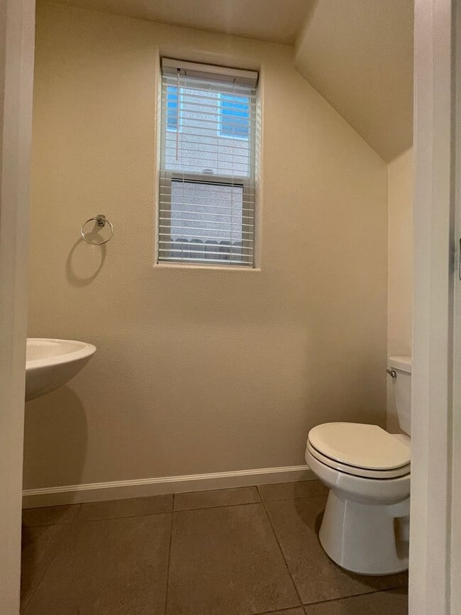 Building Photo - Summer Special $200 Off 1st Month Rent!!!