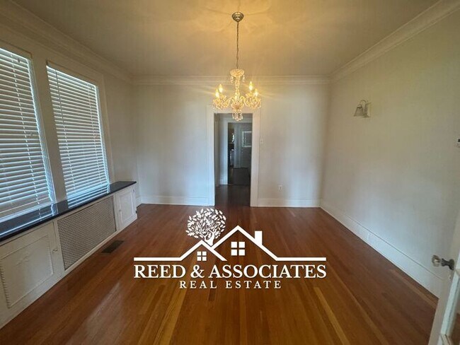 Building Photo - Spacious: 3 Bedroom in Colonial - Yorkshire!