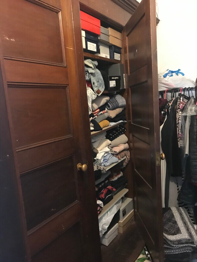 Closet 1 - 13 Buswell Street