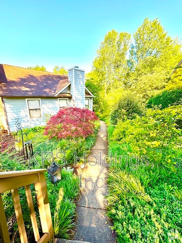 Building Photo - 542 Whitcover Cir