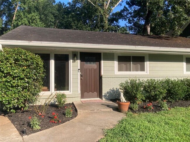Primary Photo - 1103 Palafox Dr NE
