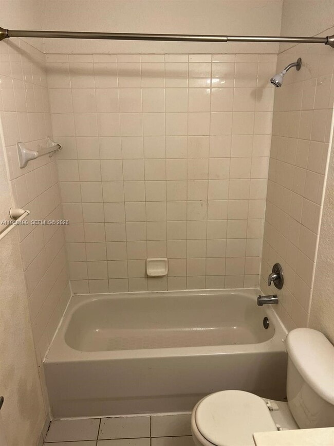 Building Photo - 1909 Hibiscus Ln