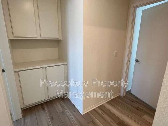 Building Photo - 1475 Suwerte Ave