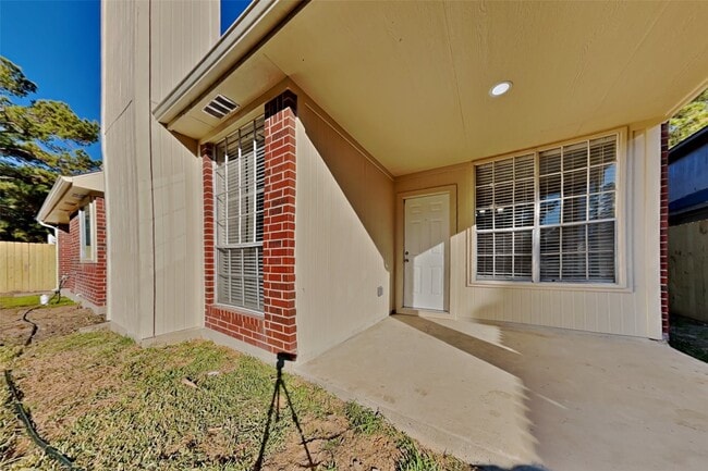 Building Photo - 7022 Echo Pines Dr