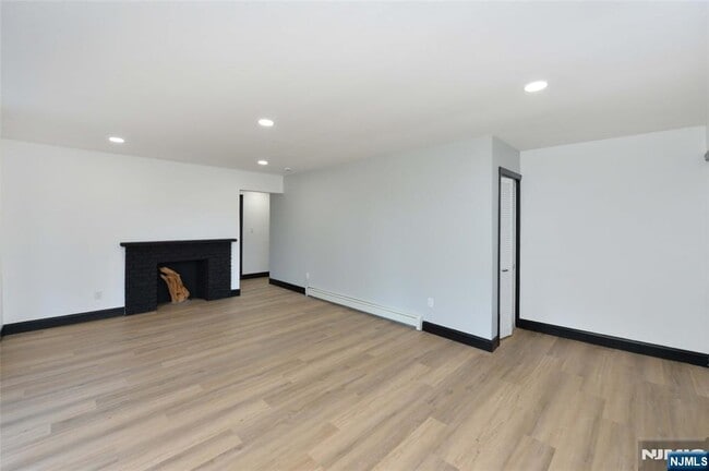 Building Photo - 73 Lafayette Ave