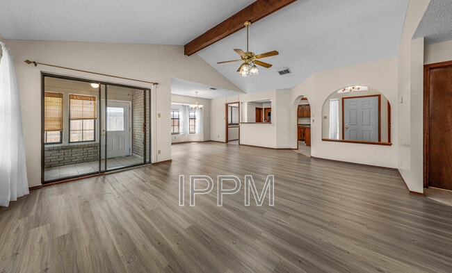 Building Photo - 138 Willow Cir