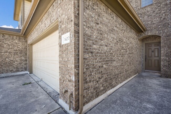 Building Photo - 1420 Muirfield Bend Dr