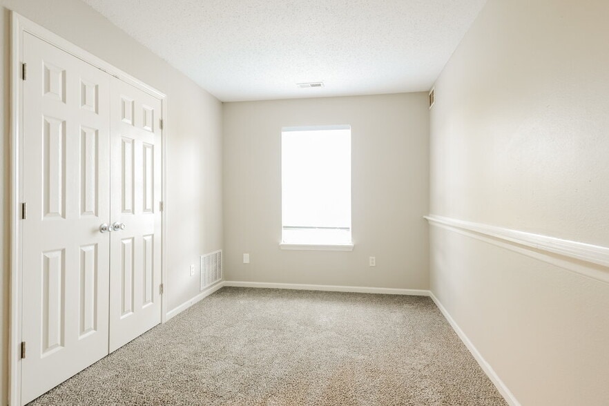 Building Photo - 5904 Minden Dr