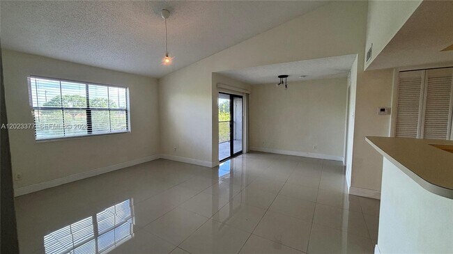 Building Photo - 15077 SW 103rd Terrace