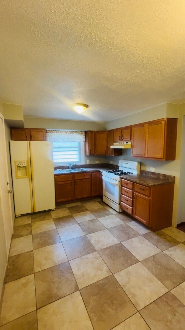 Building Photo - 4214 N Central Park Ave