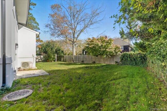 Building Photo - 559 Linda Ln