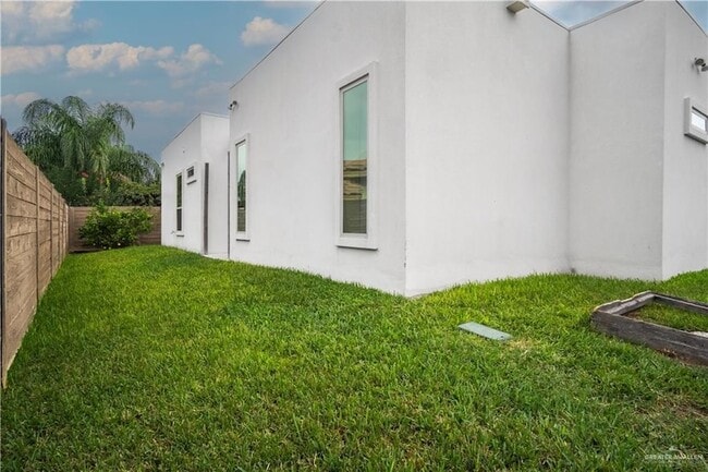 Building Photo - 1824 Harvard Ave