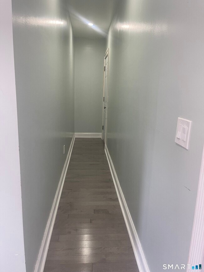 Building Photo - 176 Pearl St