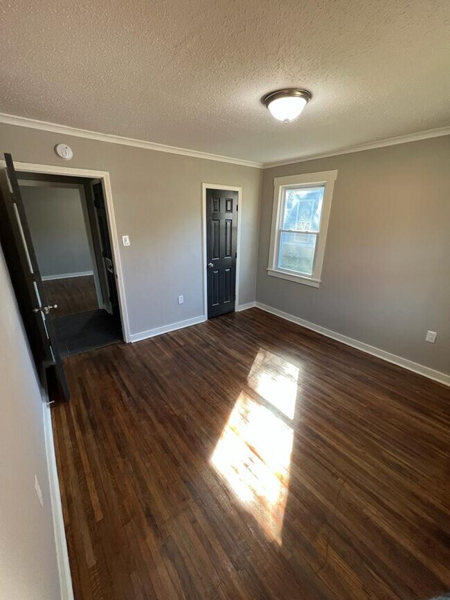 Building Photo - 808 Josephine St