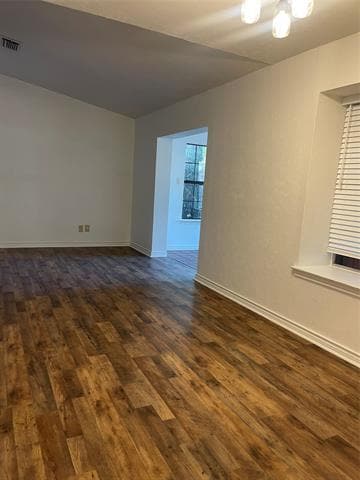 Building Photo - 2302 Mercedes Rd