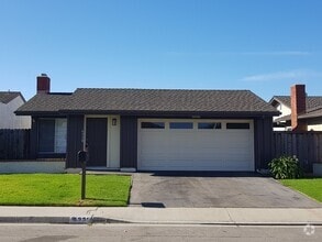 Building Photo - Victoria Village 3+2 Patio Home w/ 2-car g...