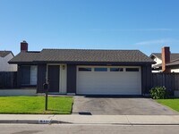 Building Photo - Victoria Village 3+2 Patio Home w/ 2-car g...