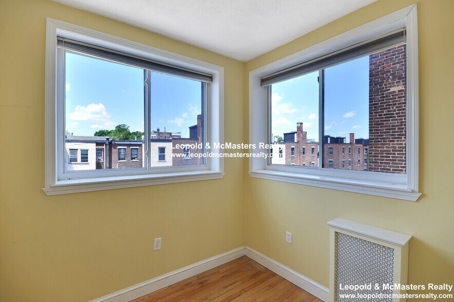 Building Photo - 1259 Commonwealth Ave