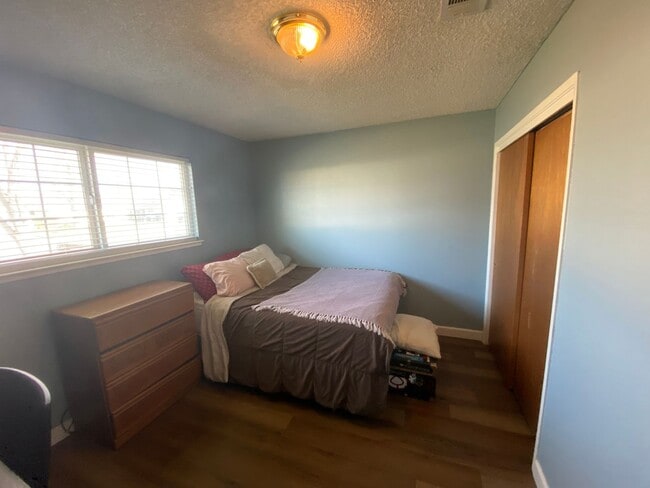 Building Photo - Updated in Lemoore