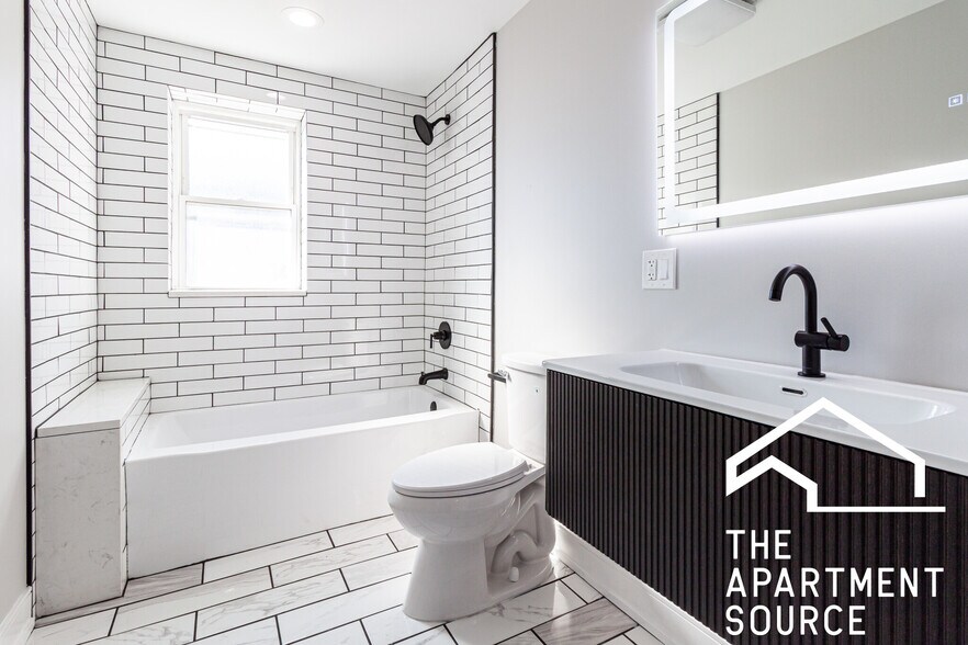 Building Photo - 2641 W Carmen Ave