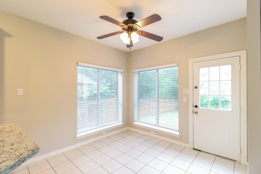 Building Photo - 703 Biscayne Dr