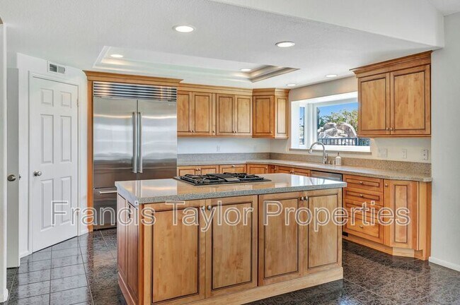 Building Photo - 12865 Palisades Ct