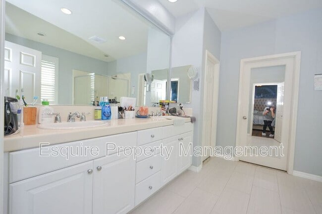 Building Photo - 3750 Golden Pond Dr