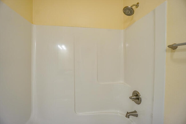 Building Photo - 11215 NE 23rd St