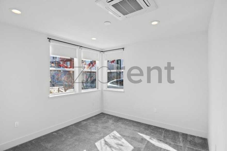 Building Photo - 1107 Lorenzini Lp