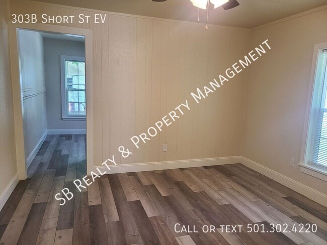 Building Photo - 303B Short St EV-