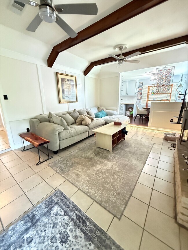 Building Photo - 354 S Amherst Dr