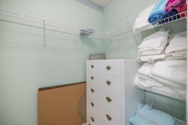 Building Photo - 880 Bird Bay Dr W