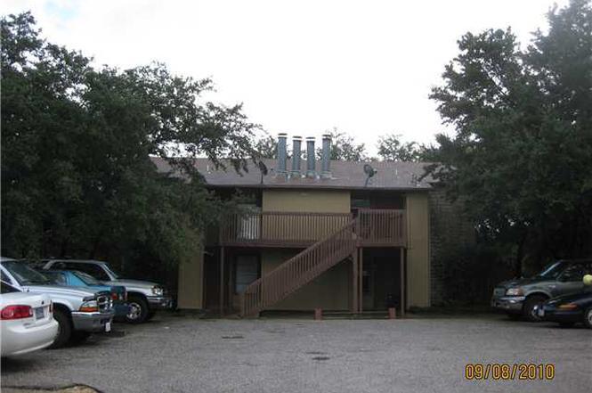 Building Photo - 400 Algerita Dr