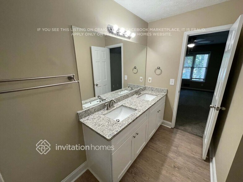 Building Photo - 4932 Falcon Wood Trace NE