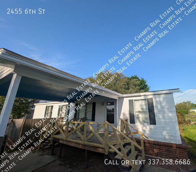 Primary Photo - 2455 6th St