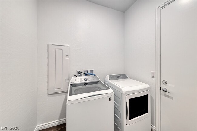 Building Photo - 968 Woodburn Ln