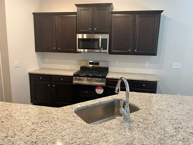 Building Photo - 127 Berry Dr