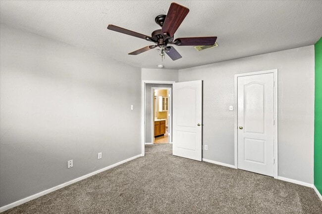 Building Photo - 158 Bristol Bend Ln