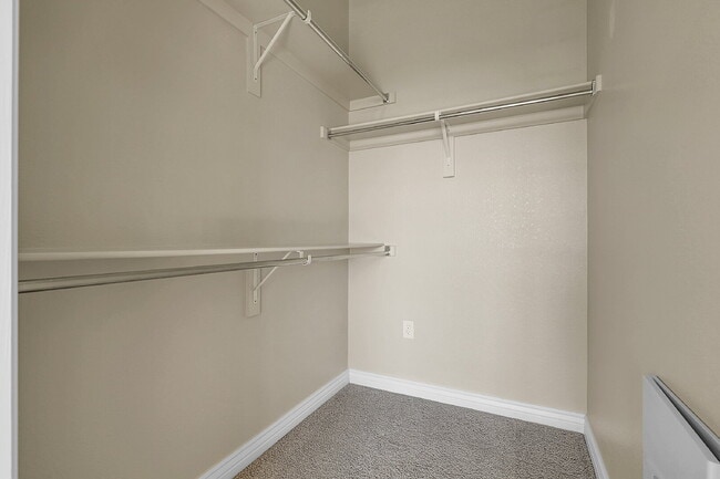 Building Photo - $1,845.00, 1 bed, 1 bath, located in Engle...