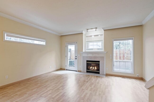 Building Photo - Unique 2-bdrm/2.5-bath duplex w/ A/C—Priva...