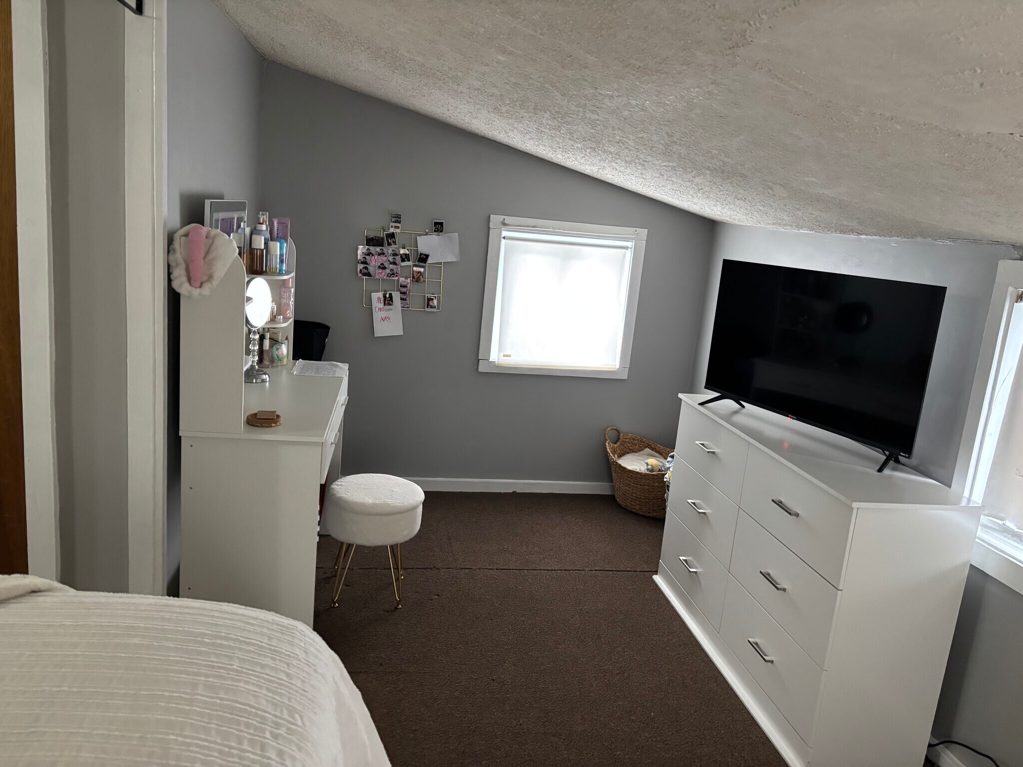 Building Photo - 6 Forest Pl