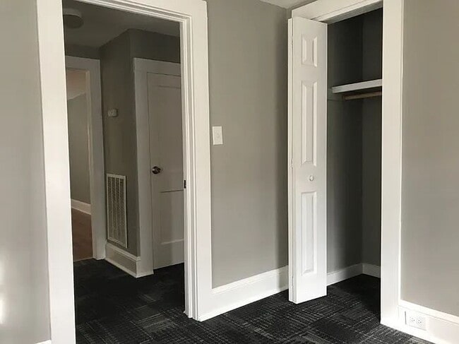 Building Photo - 18 Courtney St