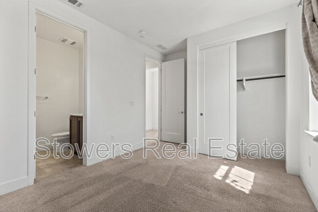 Building Photo - 2012 Confidence Wy