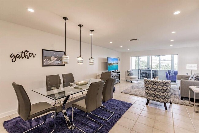 Building Photo - 1255 E Peppertree Dr